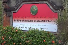 JPU tuntut WNA Inggris penjara 1,4 tahun karena mencuri motor