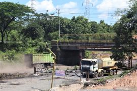 Pekerja jasa angkutan batu bara merugi, imbas sengketa sepetak tanah antara PT TCT dan PT AGM