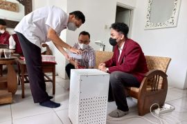 IT Telkom ciptakan alat sterilisasi udara bagi usaha batik difabel di Surabaya