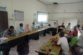 Distanhorbun Tanah Laut gelar bimtek pemanfaatan lidi dari pelepah daun sawit