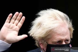 Inggris cabut kewajiban isolasi mandiri COVID-19