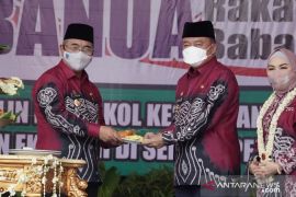 "Banua Rakat Banua Babarkat" tagline puncak hari jadi ke-71 Kabupaten HSS