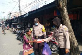 Polsekta Banjarmasin Tengah gelorakan Jumat berbagi