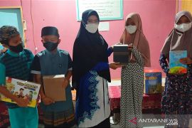 Mahasiswa UNISKA gelar terapi healing kepada anak TK/TPA yang terdampak banjir di HST