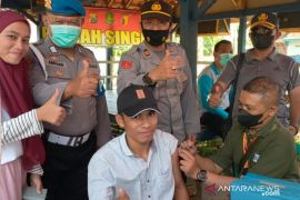 Tim vaksinasi gabungan Polres-Kodim sambangi wilayah kepulauan