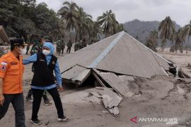 Gubernur berkantor di Lumajang kawal penanganan bencana Semeru