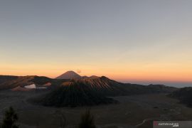 Kawasan wisata Bromo tidak terdampak letusan Gunung Semeru