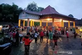 Evakuasi korban letusan Semeru dialihkan ke Malang karena abu tebal