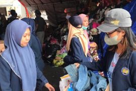 Mahasiswa Unesa magang di Lumajang beralih menjadi relawan