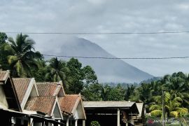 Cuaca di sekitar Semeru  terpantau cerah Selasa pagi
