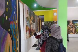 Sambut hari jadi, Dispusip Tanah Laut pamerkan 50 lukisan