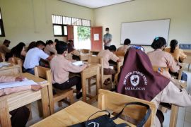 Berkat dukungan Balangan Coal siswa tak lagi lesehan