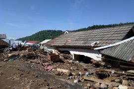Ratusan rumah di Lembah Sari Lombok Barat rusak  diterjang banjir
