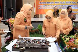 PKK dan DWP diminta jadi garda terdepan tekan stuntng di Surabaya