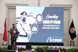 Kapolri sebut buku "Bhayangkari Sejati Mengabdi Tanpa Henti" jadi renungan