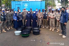 Tim gabungan sita tujuh baskom anakan ikan yang dijual di Pasar Barabai