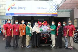 Dikira penipuan, Yuni Marsiyah raih mobil Xpander dari Tabungan Bima