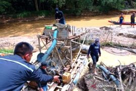 Polisi tangkap lima penambang emas ilegal di Musi Rawas Utara