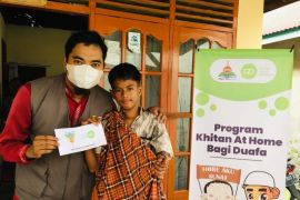 IZI Riau dan Majelis Taklim PTPN V khitan 28 anak dari ke rumah-rumah