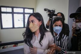 Polisi kaji peran pihak lain yang bantu Rachel Vennya lolos karantina