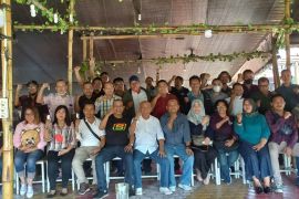 Satriadi dikukuhkan jadi koordinator wartawan DPRD Medan