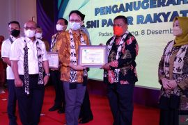 Pasar Gantung Belitung Timur  dapat SNI