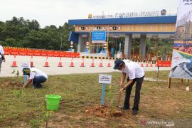 Jasamarga Balsam tanam 1300 pohon  peringati hari bakti PU