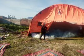 Dinkes Mataram lakukan "fogging" di tenda evakuasi nelayan