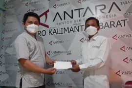 Antara Biro Kalbar salurkan bantuan untuk korban banjir di Sintang