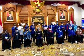 Zulkifli Hasan terkesan kinerja Gubernur Khofifah Parawansa pimpin Jatim