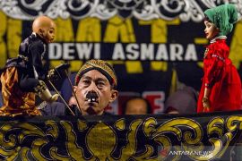 Pertunjukan topeng Banjet Dewi Asmara