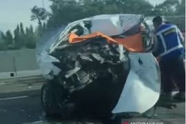 Dua orang dikabarkan meninggal dalam kecelakaan Tol