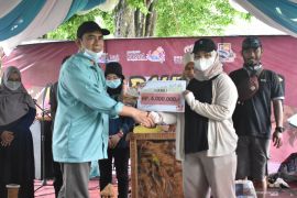 Leni Marlina juara lomba cipta karya limbah serabut kelapa