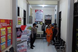 Polisi tangkap oknum wartawan peras warga dengan dalih perselingkuhan