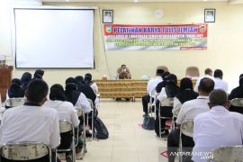 BKPSDM Tanah Laut latih guru buat karya tulis ilmiah