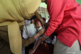 Baru saja diimunisasi, anak SD di HST bakal divaksin COVID-19 lagi, amankah?