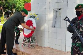 Dandim 1402/Polewali Mandar ajak masyarakat bangkitkan semangat juang lawan COVID-19