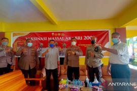 Vaksinasi massal Polres Singkawang dalam rangka 20 tahun Akabri 2001