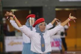 Lomba Senam  Kreasi Lansia di Kota Kediri