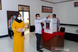 Suami kalahkan istri dalam pilkades di Kabupaten Penajam