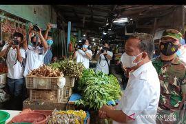 Wakil Bupati Tapteng dan Forkopimda sidak ke pasar sekaligus sosialisasi prokes