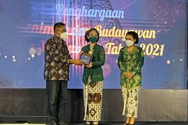 Disbud Kota Yogyakarta beri penghargaan seniman dan budayawan