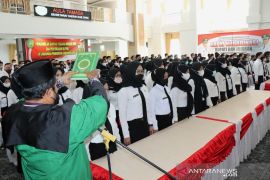 Bupati Tapin ambil sumpah 207 ASN baru