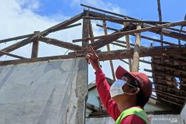 Earthquake in Jember damages dozens of houses