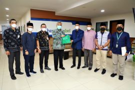 CSR bersama UPZ Bank Kalsel serahkan bantuan korban banjir  Aluh-Aluh