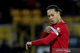 Bek tengah Van Dijk dan Fabinho absen saat Liverpool  lawan Newcastle