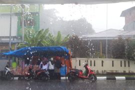 BMKG: Waspada hujan disertai petir  di sejumlah wilayah Indonesia