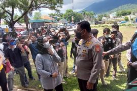 339 personel polisi amankan penabalan Sultan Ternate ke-49