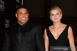 Legenda timnas Brazil Ronaldo positif COVID-19