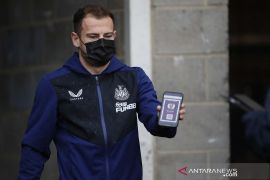 Klopp tak mau sembarangan rekrut pemain  yang belum divaksin